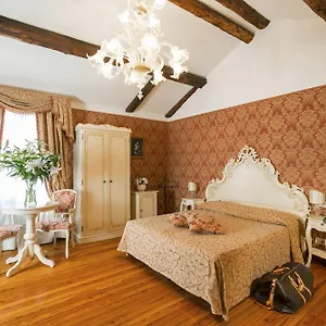 Palazzo Guardi 3*, Veneza Itália